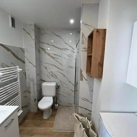 Apartment Studio Renove Au Coeur De Menton