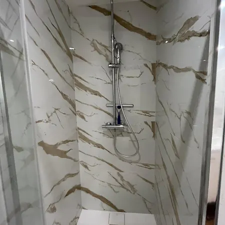 Appartement Studio Renove Au Coeur De